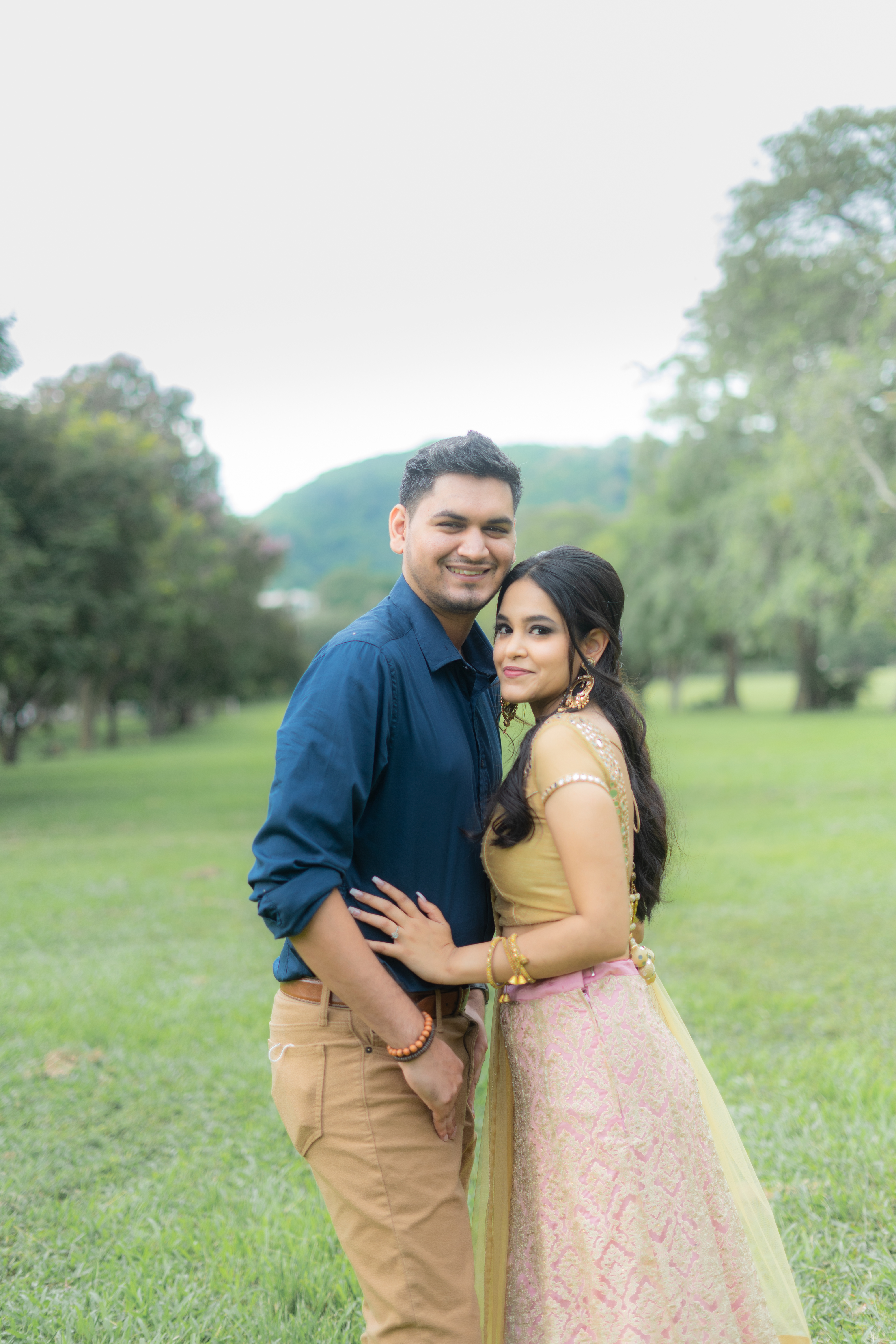Bollywood Studio : 11 Creative Pre-Wedding Photoshoot Poses That Tell Your  Love Story